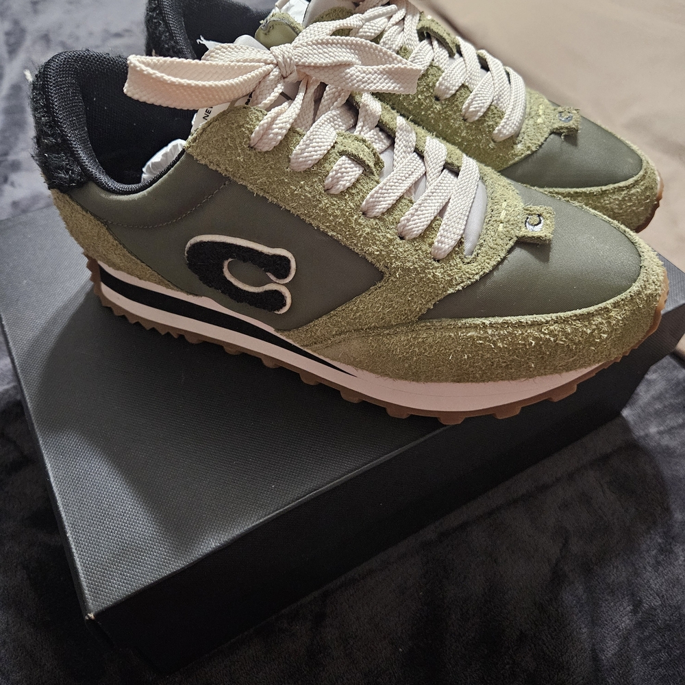 Coach Runner Hairy Suede sz 7 Army Green